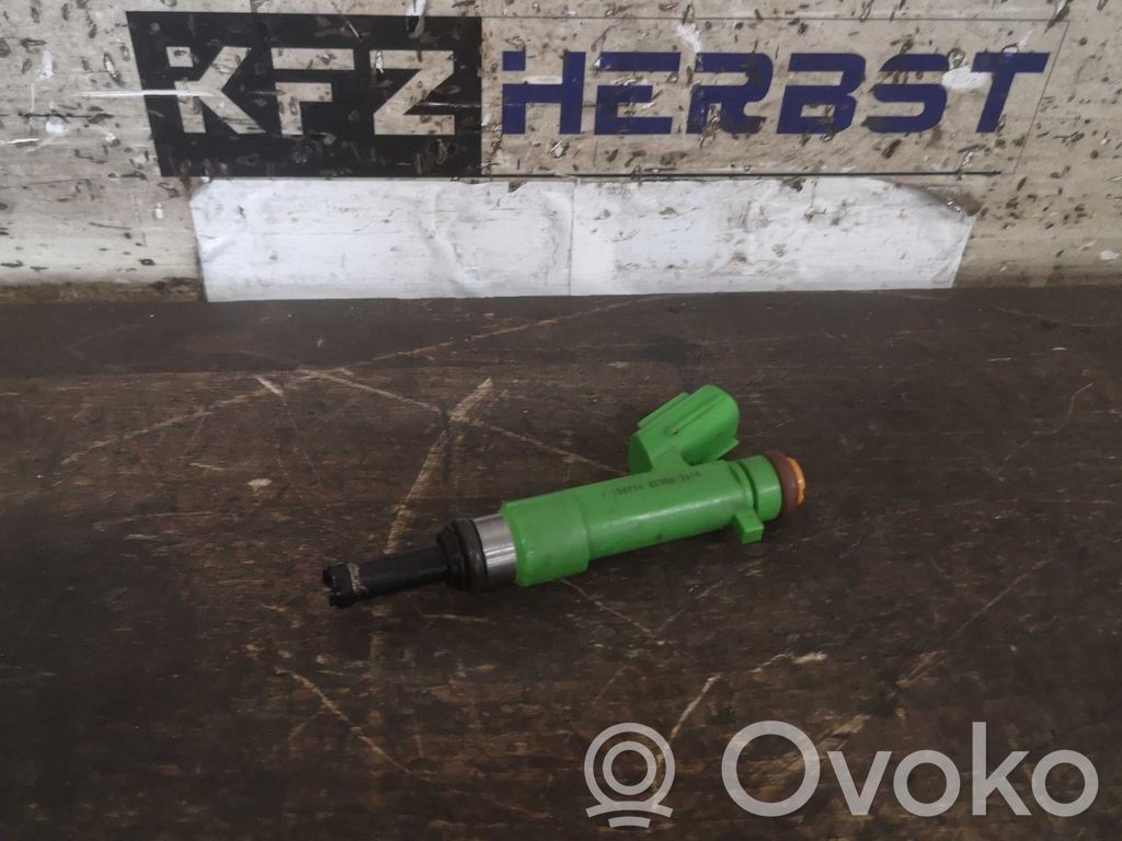 Suzuki Swift III Wtryskiwacz paliwa 