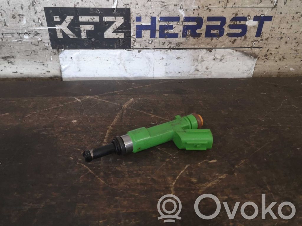 Inyector de combustible   1571081PV0,1571081PV0,1571081PV0