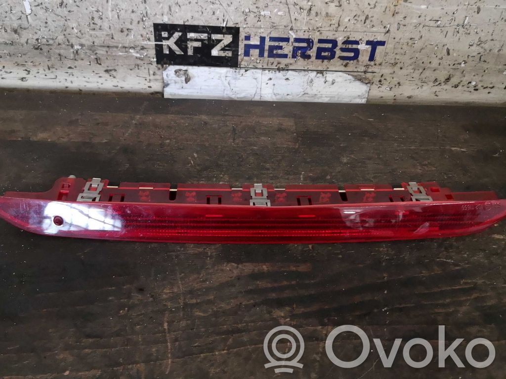 Skoda Karoq Third/center stoplight 