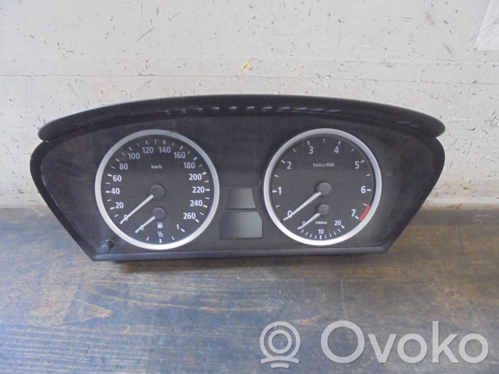 BMW 5 E60 E61 Nopeusmittari (mittaristo) 