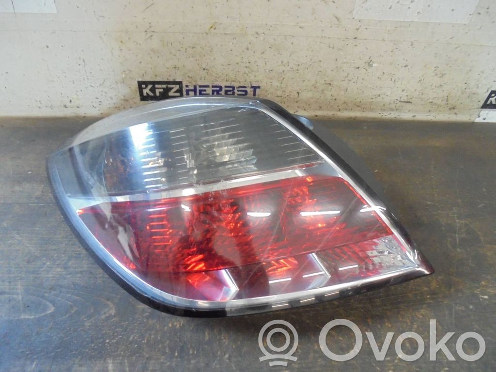 Opel Astra H Lampa tylna 