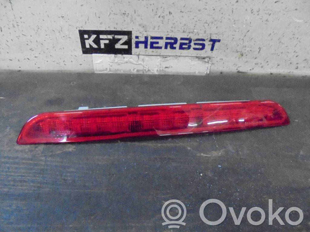 Troisième feu stop   KD5351580,KD5351580,KD5351580