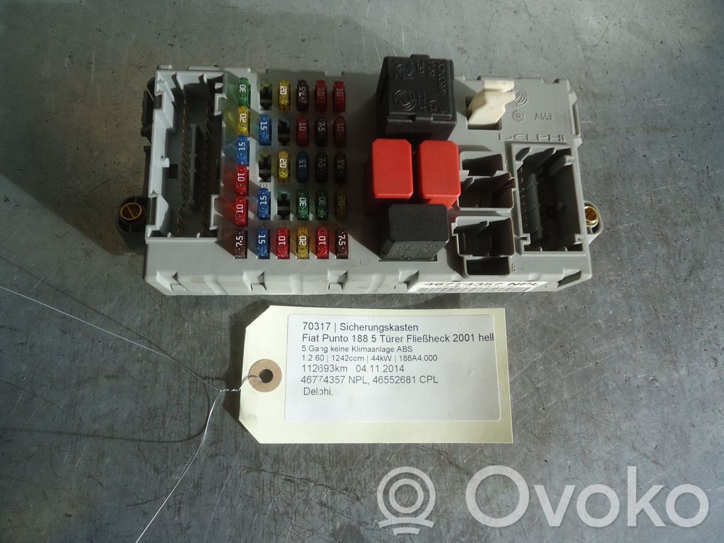 Fiat Punto (188) Skrzynka bezpieczników / Komplet 