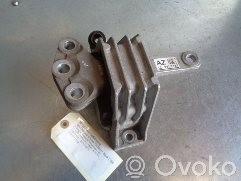 Opel Insignia A Engine mount bracket 