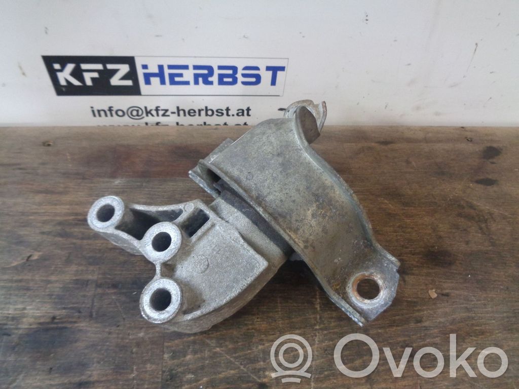 Fiat 500 Engine mount bracket 