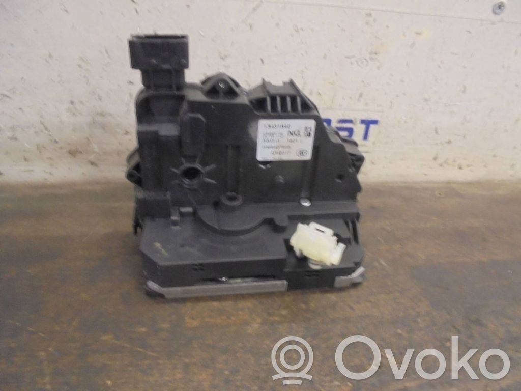 Opel Corsa E Etuoven lukko 