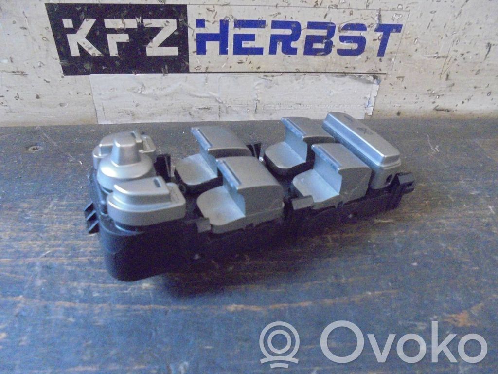 Comutator comandă geamuri electrice   8X2314540AE,8X2314540AE,8X2314540AE