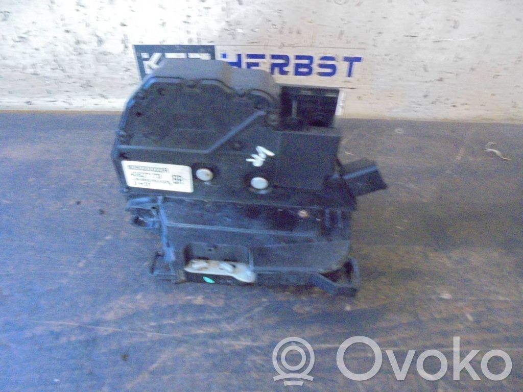 Renault Fluence Priekšpusē slēdzene 