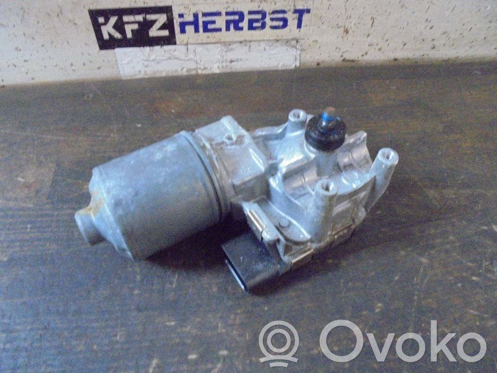 Volkswagen PASSAT B8 Motor ștergător 