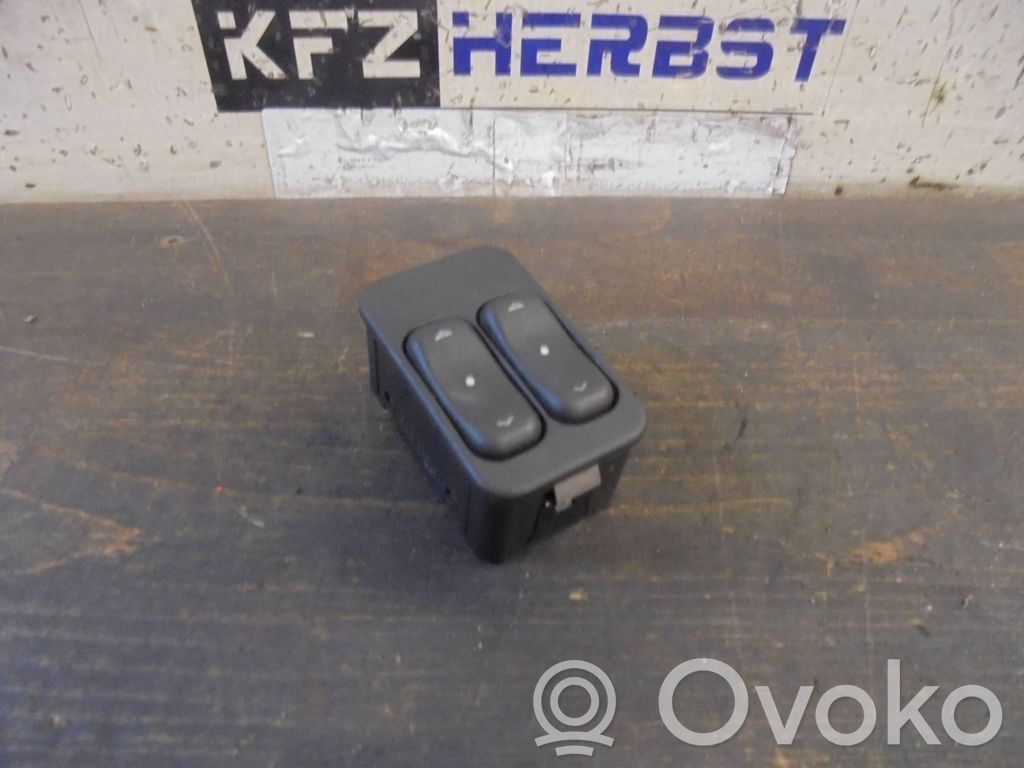 Opel Meriva A Przyciski szyb 