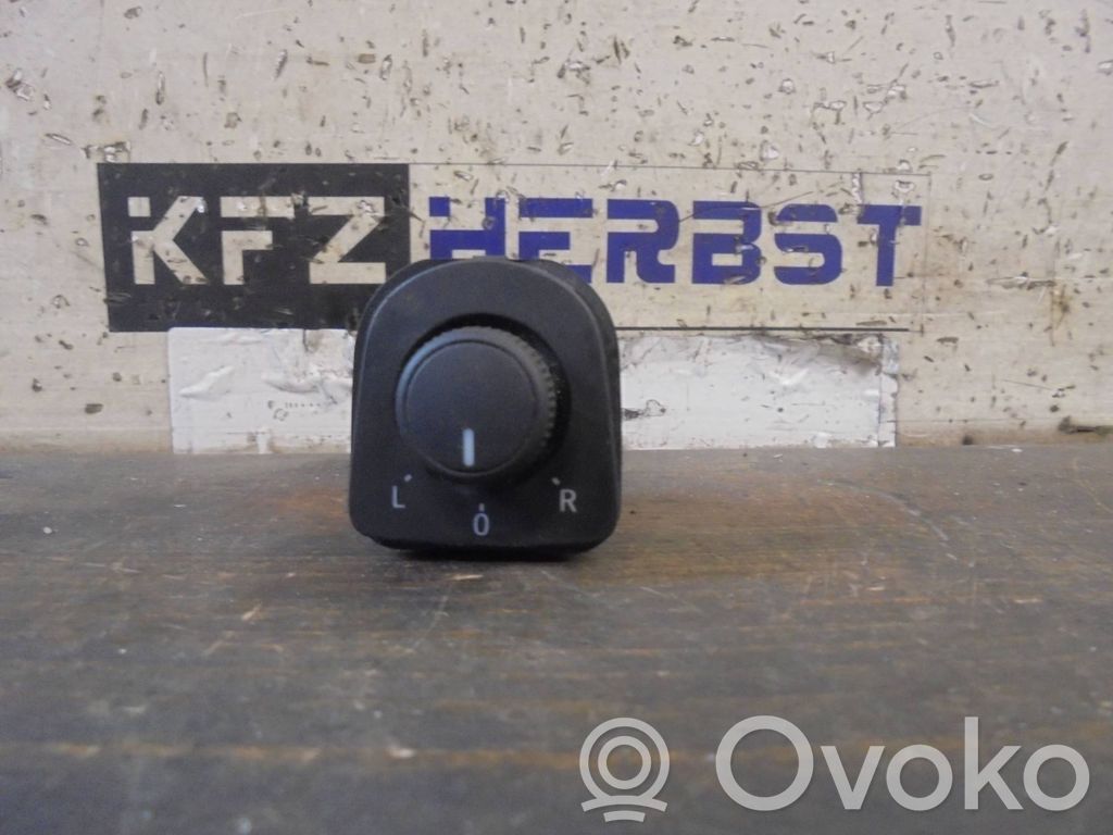 Seat Leon (5F) Wing mirror switch 