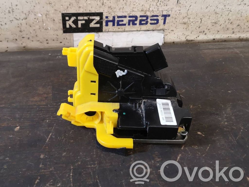 Hyundai i30 Front door lock 
