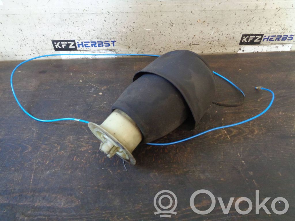BMW 5 F10 F11 Alte piese de sub caroserie 
