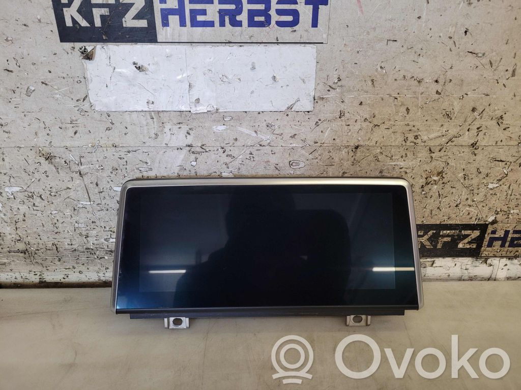 BMW 2 F46 Screen/display/small screen 