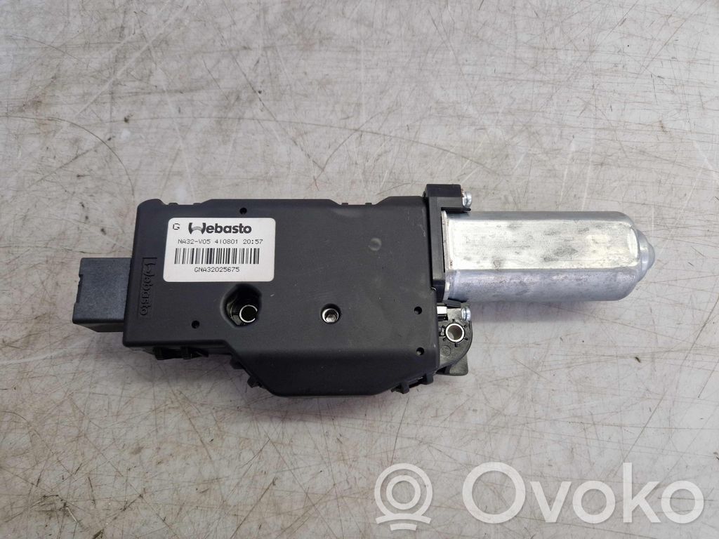 Nissan X-Trail T32 Motor/actuator trapă 
