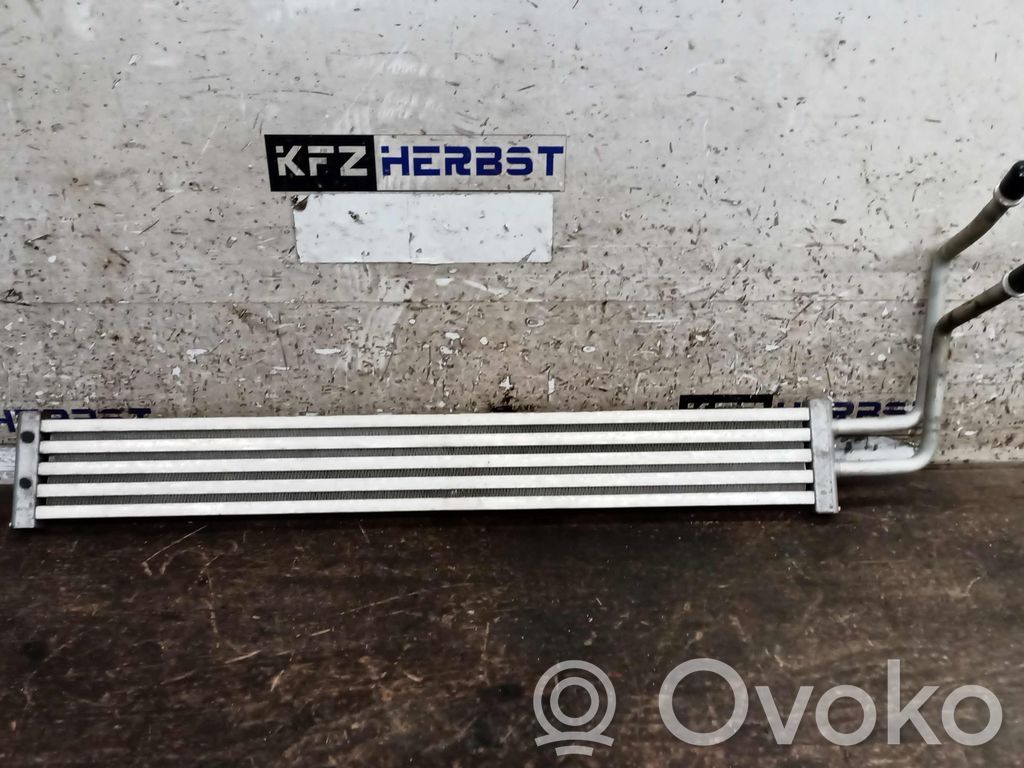 BMW 7 F01 F02 F03 F04 Radiatore dell’olio del motore 
