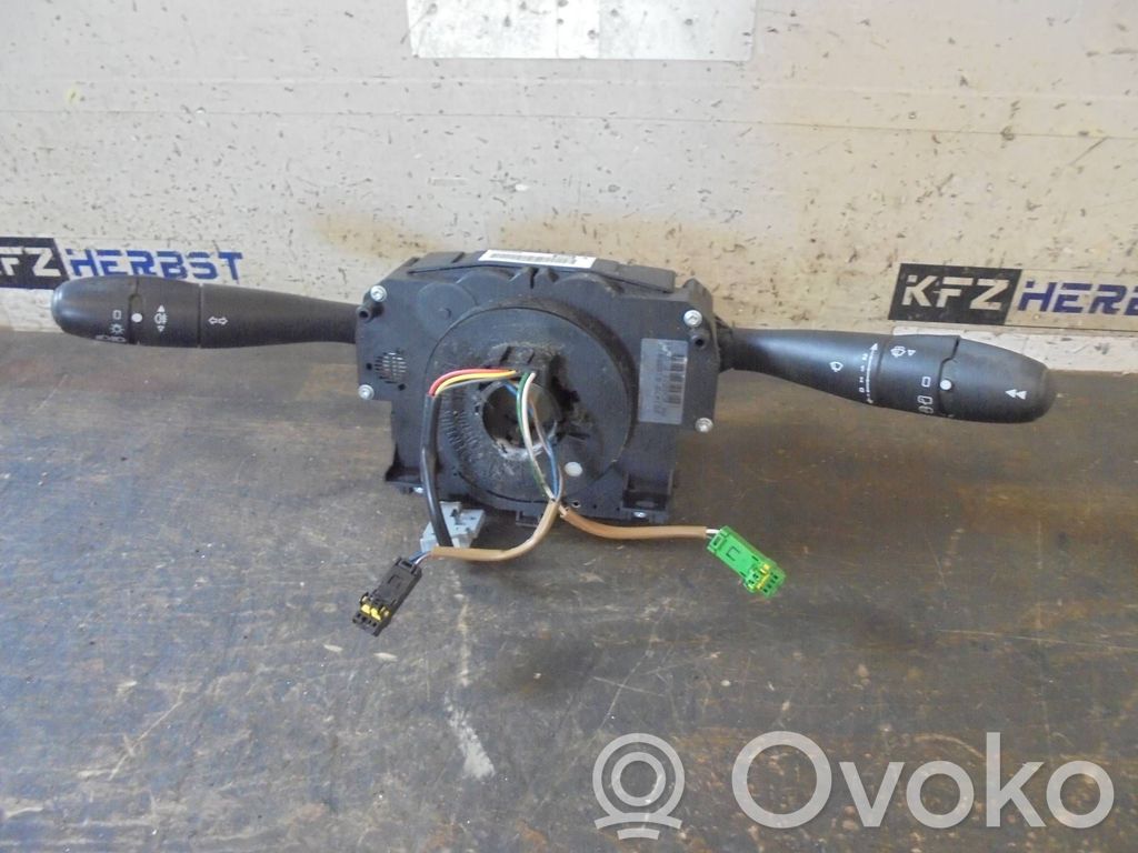 Peugeot 207 Boutons / interrupteurs volant 