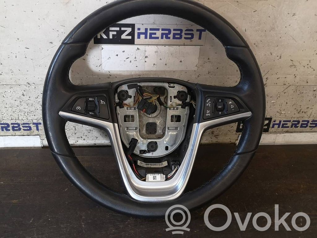 Opel Astra J Ohjauspyörä 