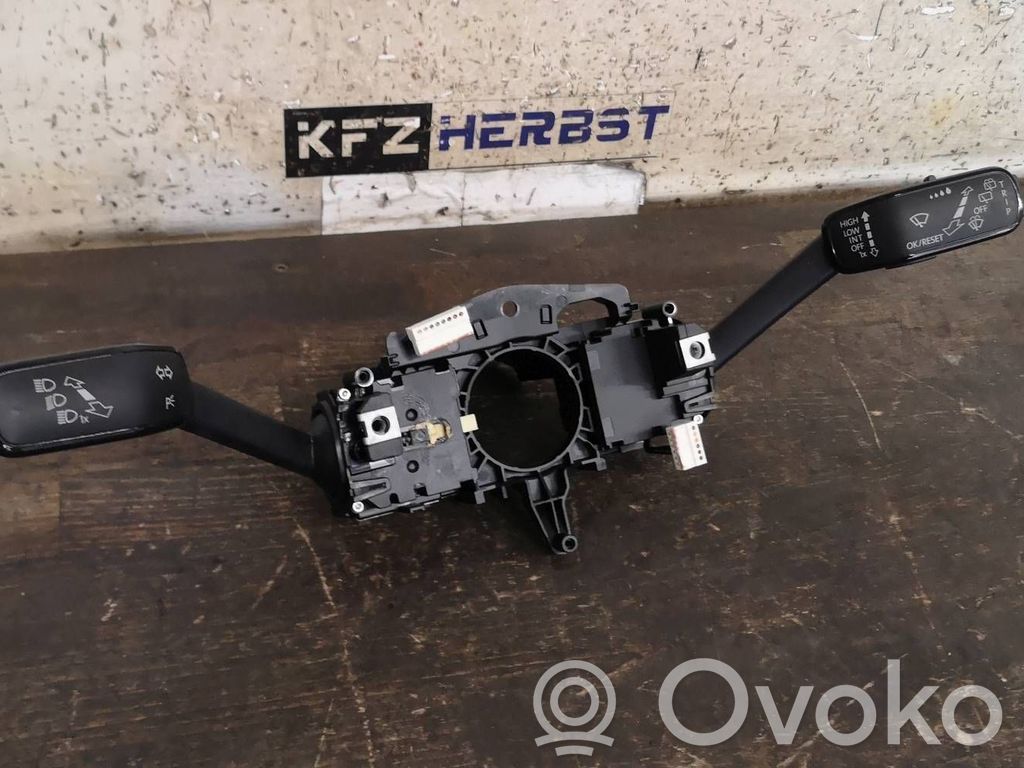 Volkswagen Cross Touran II Boutons / interrupteurs volant 