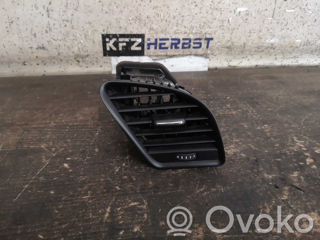 Audi A4 S4 B8 8K Dysze / Kratki środkowego nawiewu deski rozdzielczej 