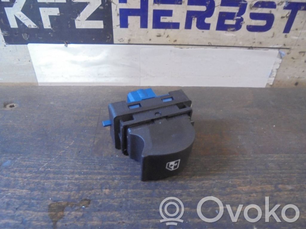 Electric window control switch   7354612800,7354612800