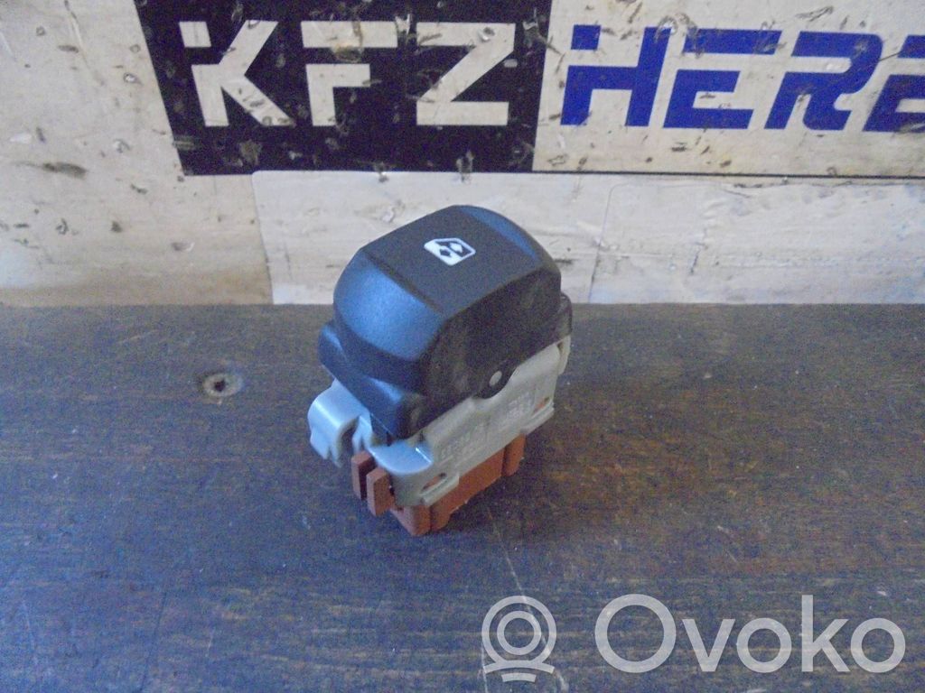 Renault Megane III Electric window control switch 