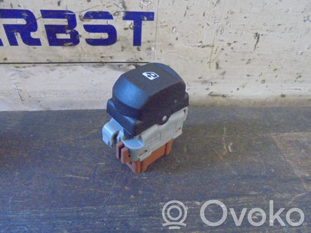 Renault Megane III Electric window control switch 