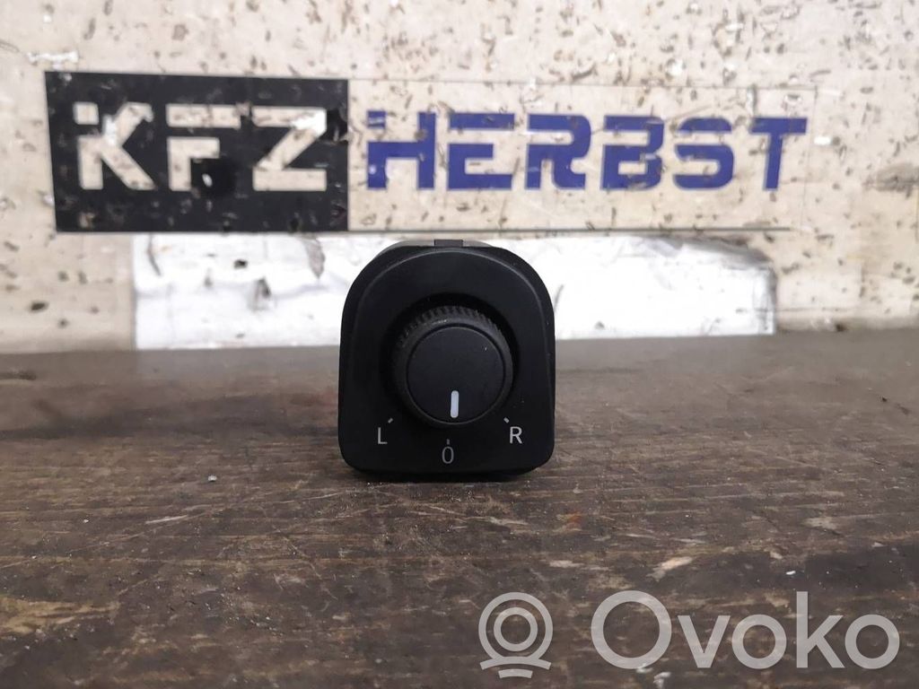 Seat Leon (5F) Wing mirror switch 