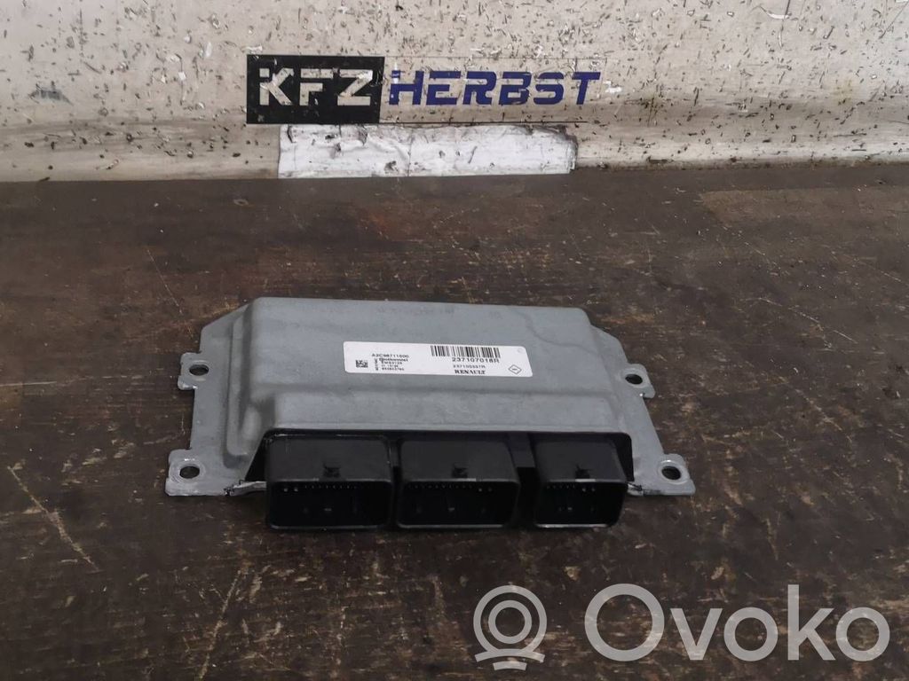Renault Clio IV Engine control unit/module 