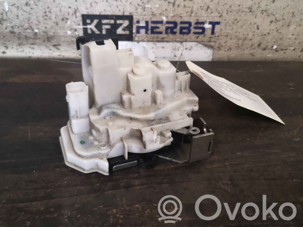Opel Combo D Priekšpusē slēdzene 
