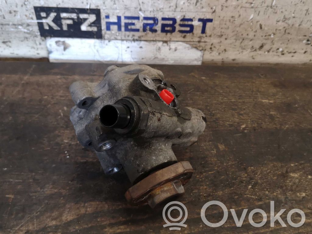 Ohjaustehostimen pumppu   2K0422154A,2K0422154A