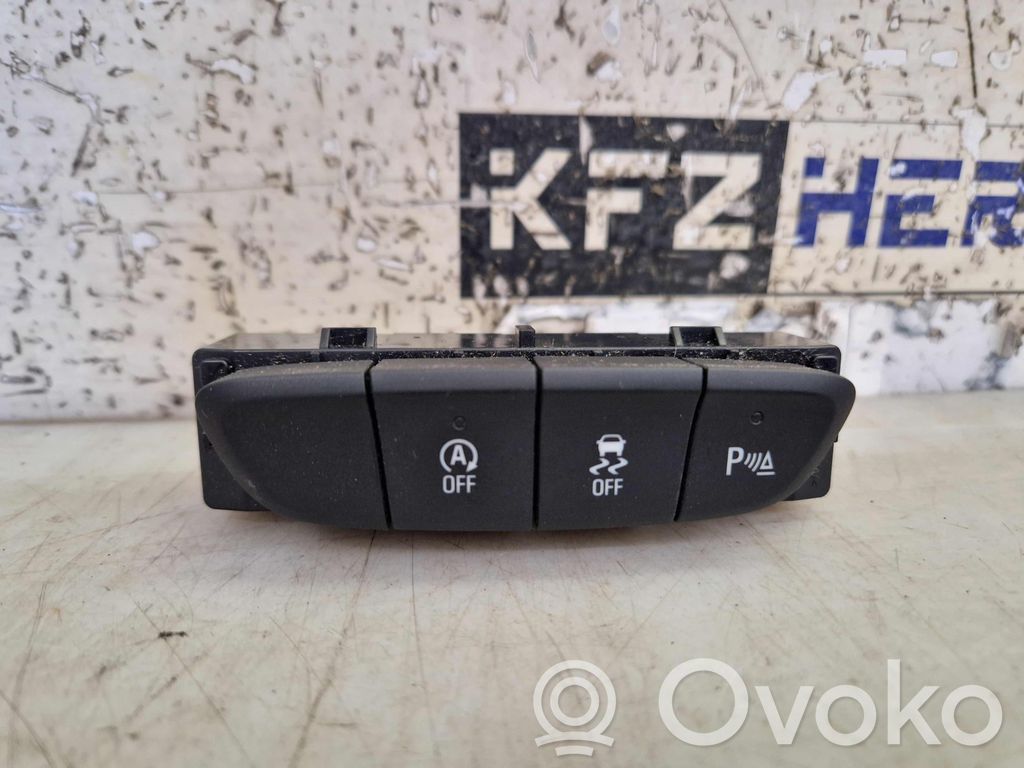 Parking (PDC) sensor switch   39028743,39028743