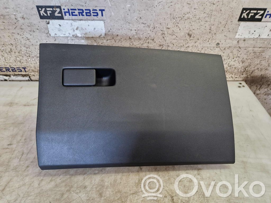 Guantera   84510F1000,84510F1100WK,84510F1000,84510F1100WK