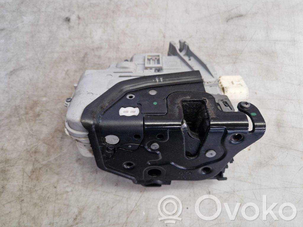 Porsche Cayenne (92A) Etuoven lukko 