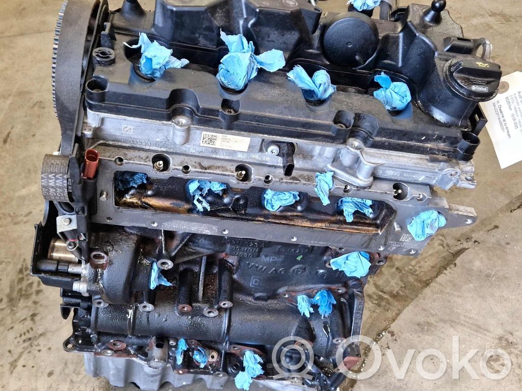 Engine   04L100091C,82207KM,04L100091C,82207KM