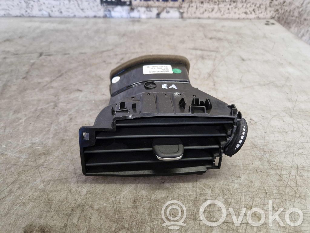 Opel Astra K Rejilla de ventilación central del panel 