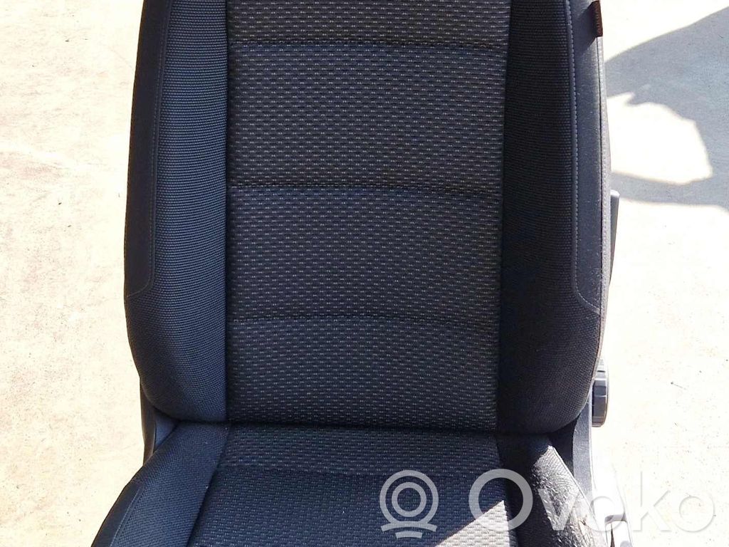 Volkswagen Cross Touran II Fotel przedni kierowcy 