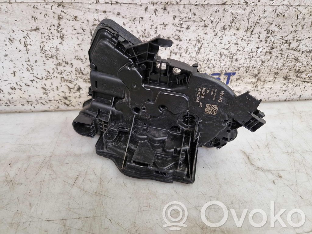 Volkswagen Golf VIII Etuoven lukko 