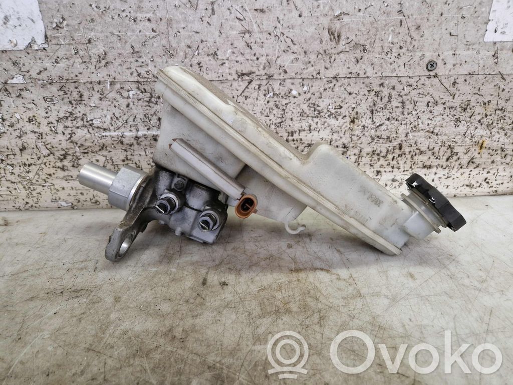 Opel Astra K Pääjarrusylinteri 