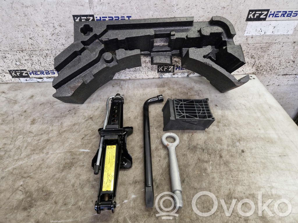 Cric de levage   GX7317080AA,1R8A17032AB,98AB17K038AB,GX7317080AA,KEIL