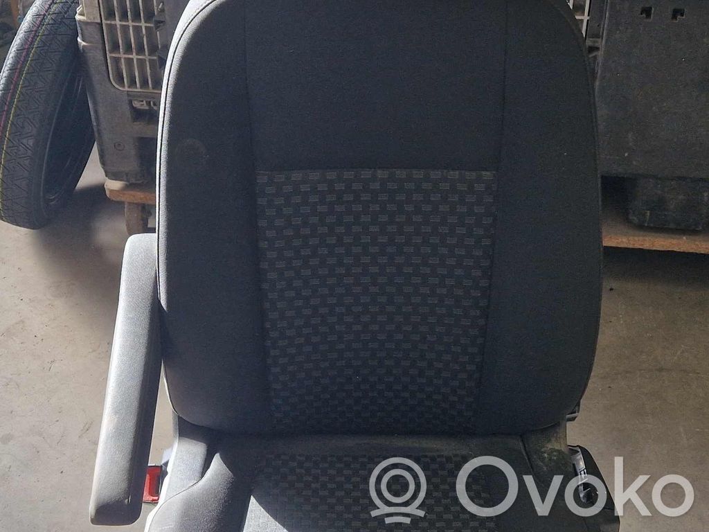 Asiento delantero del conductor   KK31611A08RB3ZHE,KK31645A82HBA3ZHE,KK31611A08RB3ZHE,KK31645A82HBA3ZHE
