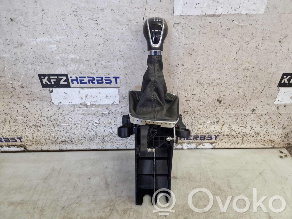 Opel Zafira C Lewarek zmiany biegów / dolny 