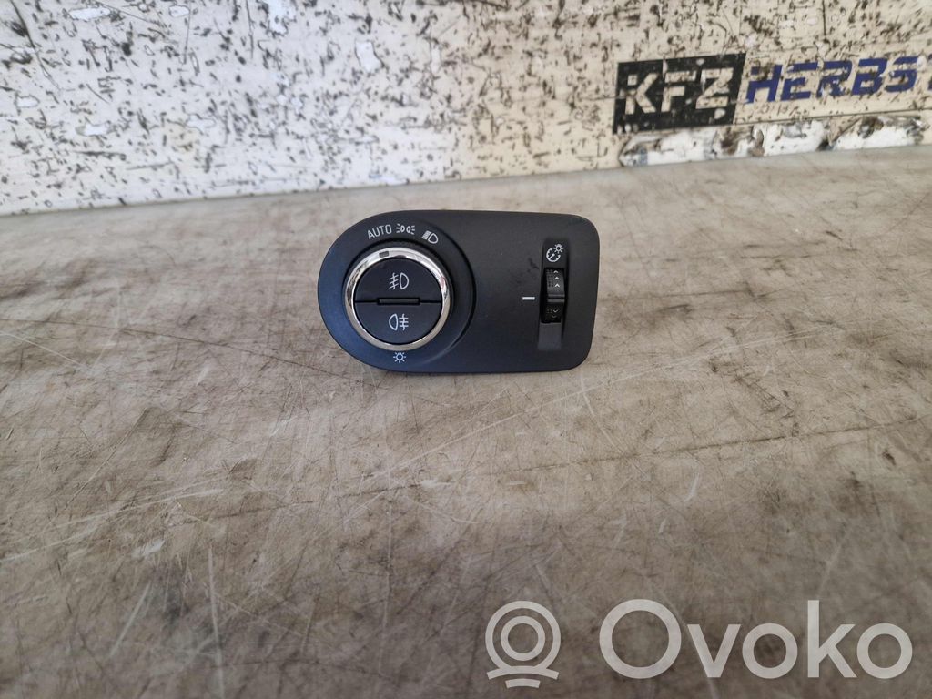 Lichtschalter   39050760,39050760