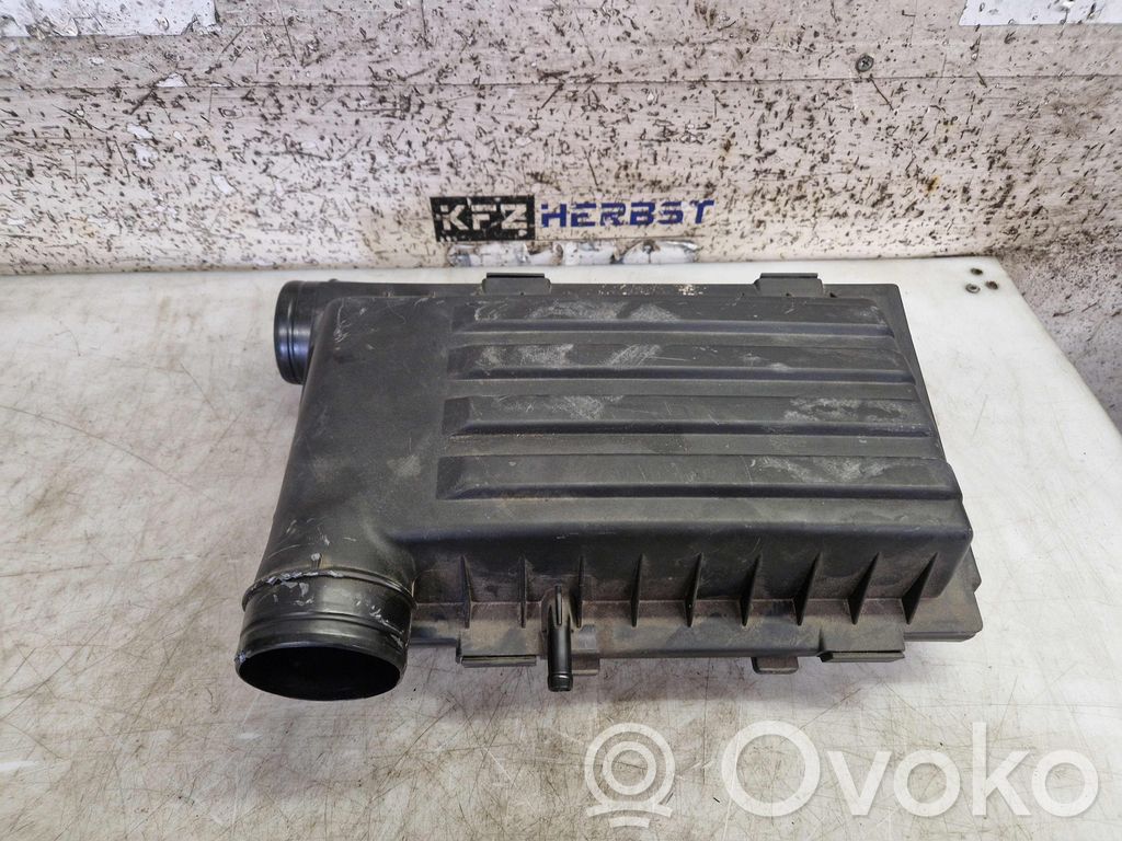 Volkswagen Golf VII Cutie filtru aer 