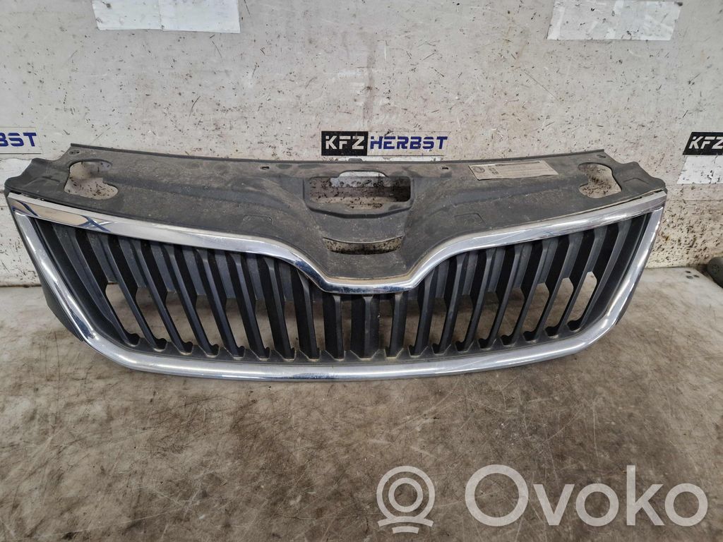 Skoda Rapid (NH) Griglia anteriore 