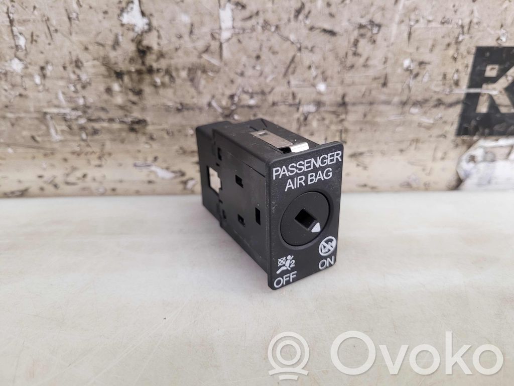 Central locking switch button   5Q0919237,5Q0919237