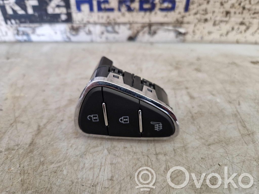 Opel Corsa E Przycisk centralnego zamka 