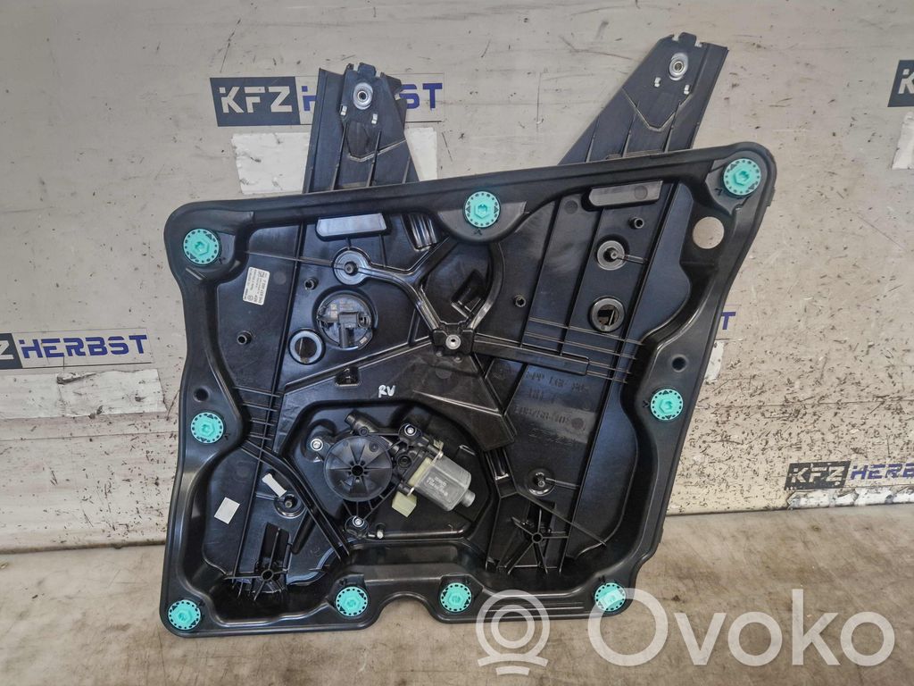 Volkswagen Golf VIII Macara geam față fără motor 