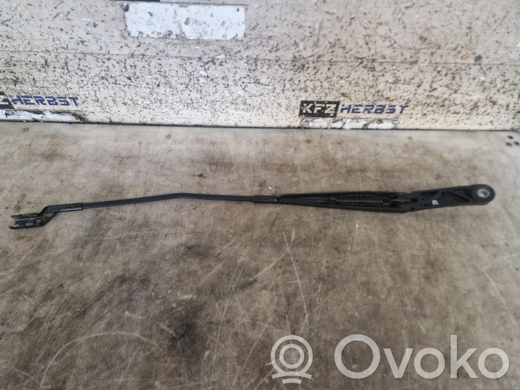 Volkswagen Golf VIII Etupyyhkimen sulan varsi 