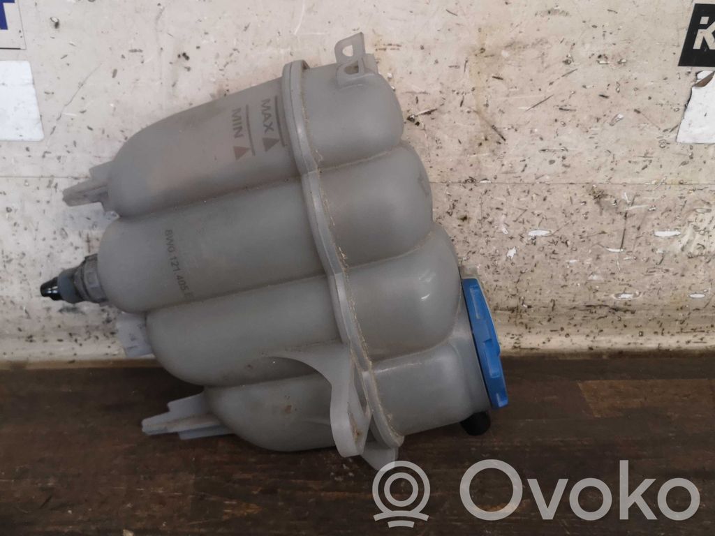 Audi A4 S4 B9 Vase d'expansion / réservoir de liquide de refroidissement